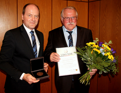 Hauk Erhält Johann Zink Medaille